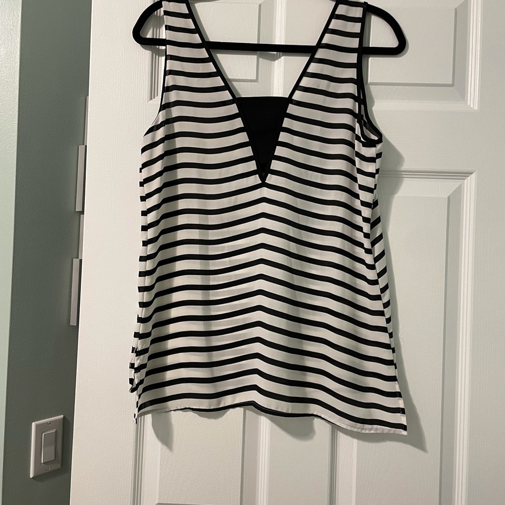 Express Top - Picture 2 of 5